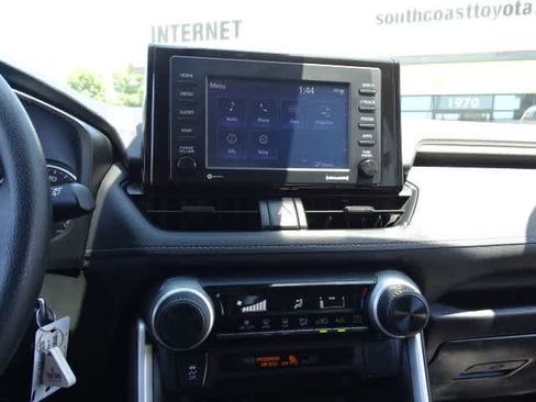 Used 2022 Toyota RAV4 LE FWD image 28
