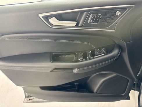 Used 2020 Ford Edge Titanium w/ Equipment Group 301A AWD/4WD image 20
