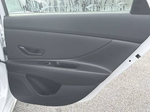 New 2026 Hyundai Elantra SEL Sport FWD image 18