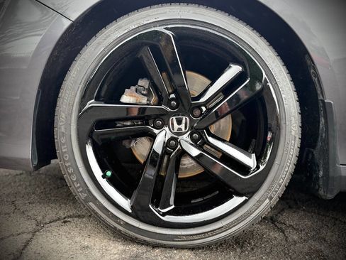 Used 2018 Honda Accord Sport image 16