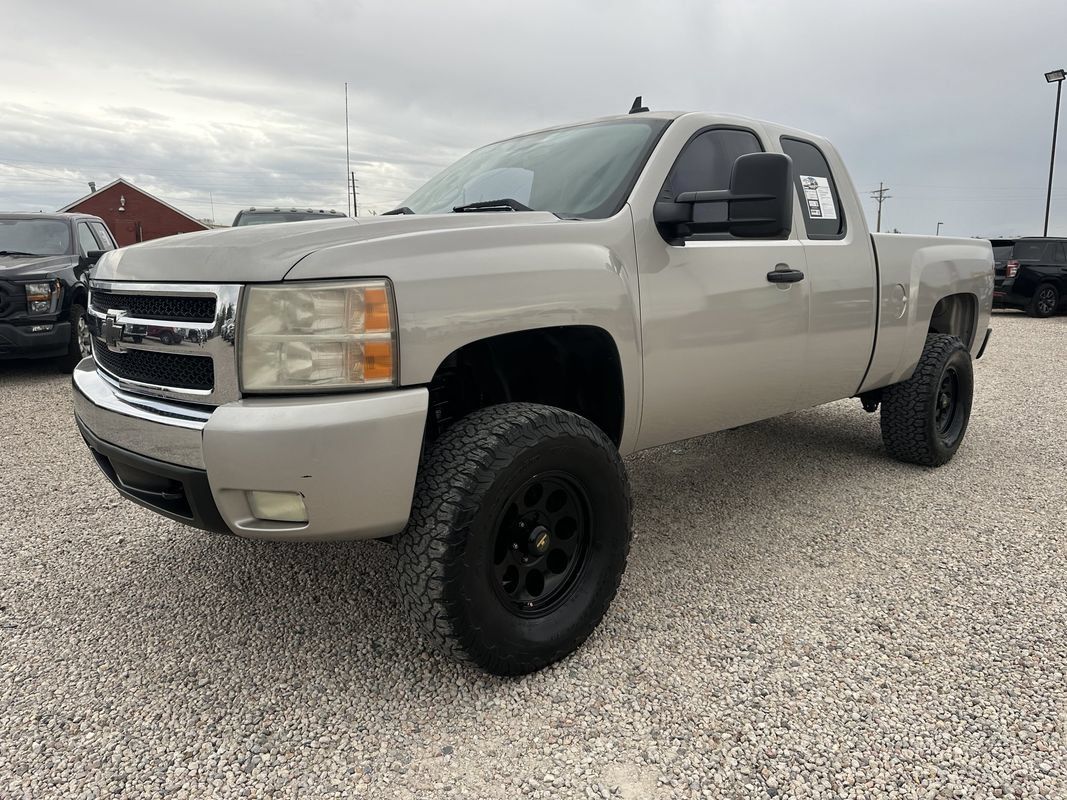 Used 2007 Chevrolet Silverado 1500 LT w/ 1LT Convenience Package RWD image 5