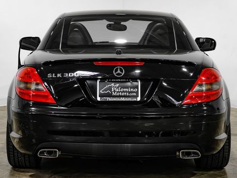 Used 2011 Mercedes-Benz SLK 300 image 13