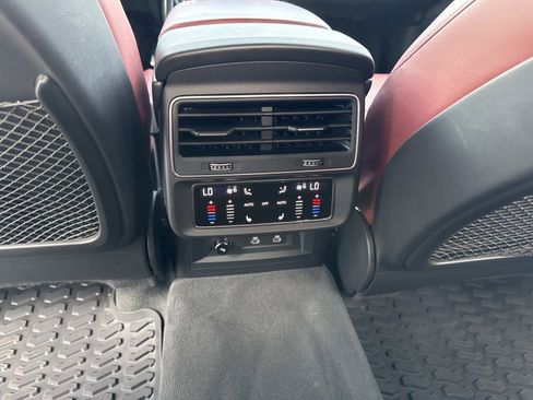 Used 2022 Audi SQ8 Prestige image 17