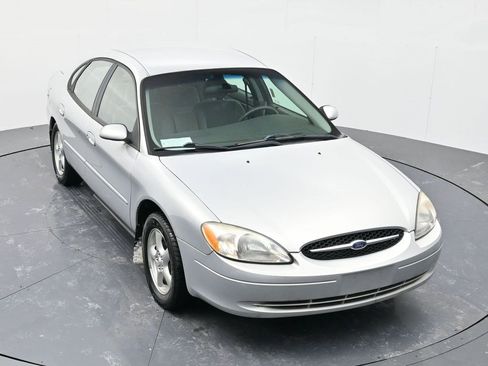 Used 2002 Ford Taurus SE image 32