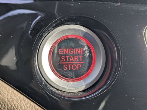 Used 2016 Honda Pilot Elite image 23