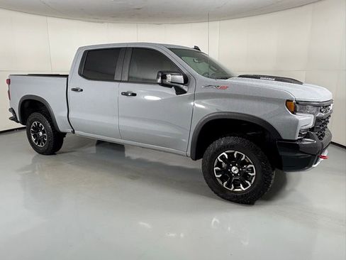 Used 2025 Chevrolet Silverado 1500 ZR2 w/ Technology Package image 11