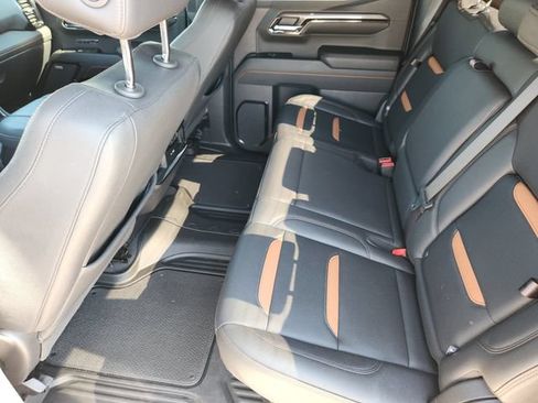 Used 2024 GMC Sierra 1500 AT4 w/ Technology Package AWD/4WD image 29