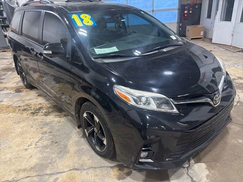 Used 2018 Toyota Sienna Limited Premium image 1