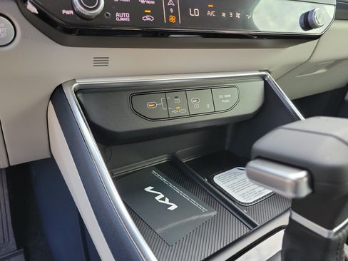 New 2026 Kia Carnival EX FWD image 19