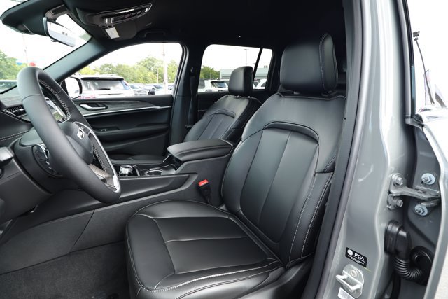 New 2027 Jeep Grand Cherokee Limited RWD image 25