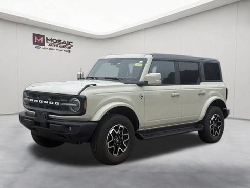 Used 2025 Ford Bronco Outer Banks AWD/4WD image 4