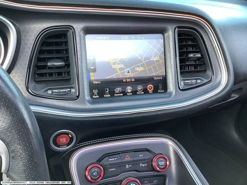 Used 2015 Dodge Challenger SRT image 10