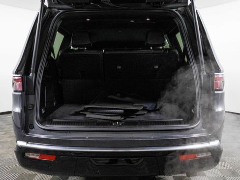 Used 2024 Jeep Wagoneer Series III image 34