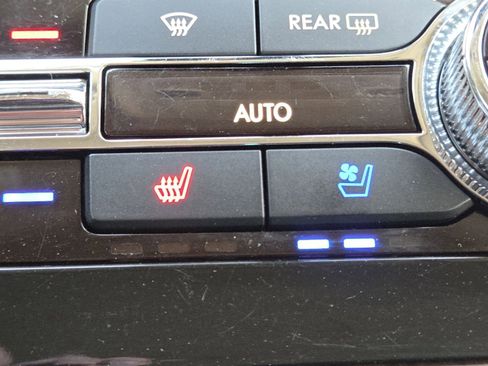 Used 2022 Lincoln Navigator Reserve AWD/4WD image 8