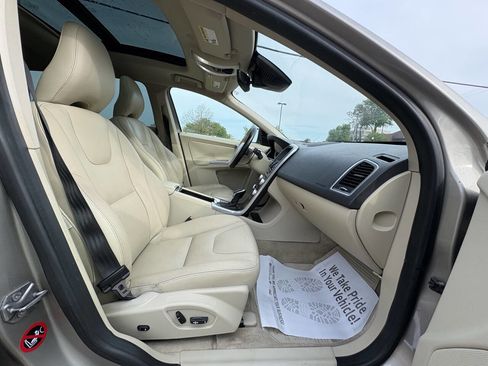 Used 2015 Volvo XC60 T6 Platinum FWD image 25