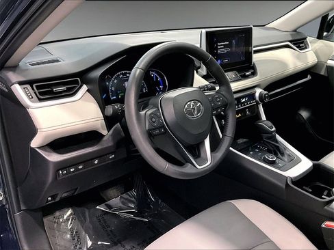 Used 2024 Toyota RAV4 XLE Premium image 13