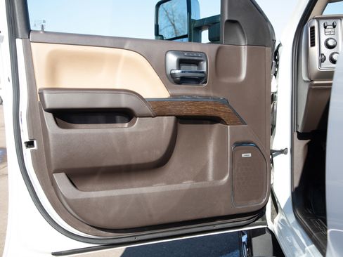 Used 2018 GMC Sierra 2500 Denali image 17