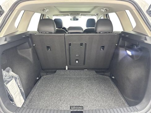 Used 2025 Volkswagen Taos SE w/ Panoramic Sunroof Package FWD image 79