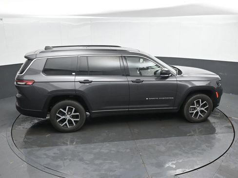 Used 2024 Jeep Grand Cherokee L Limited w/ Luxury Tech Group II image 32