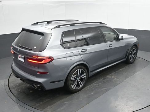 Used 2024 BMW X7 xDrive40i w/ M Sport Package image 32
