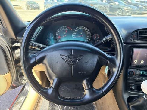 Used 1998 Chevrolet Corvette Convertible w/ Performance Handling Pkg image 19