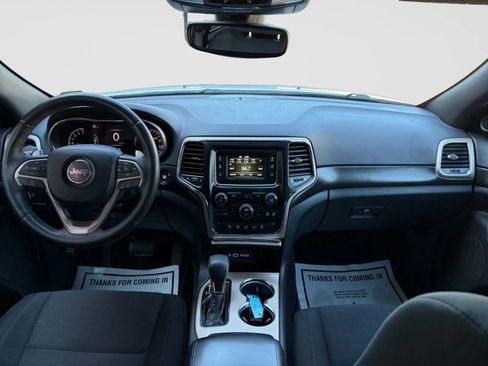 Used 2017 Jeep Grand Cherokee Laredo image 19