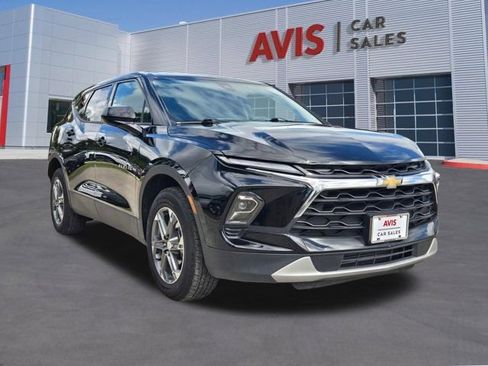 Used 2025 Chevrolet Blazer LT AWD/4WD image 3