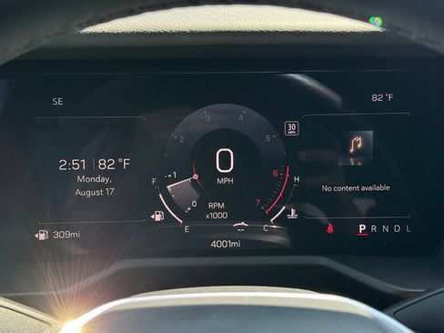 Used 2026 GMC Acadia Elevation w/ Elevation Premium Package FWD image 33