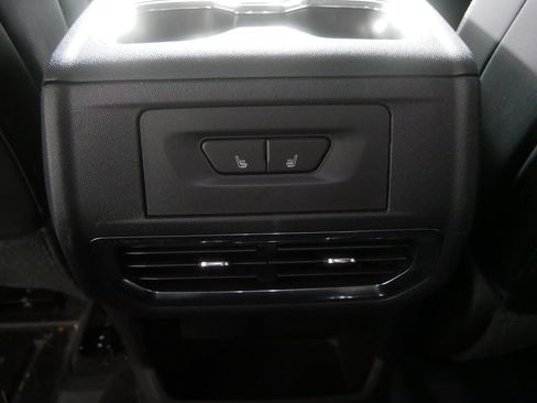 Used 2024 GMC Sierra EV Denali AWD/4WD image 24