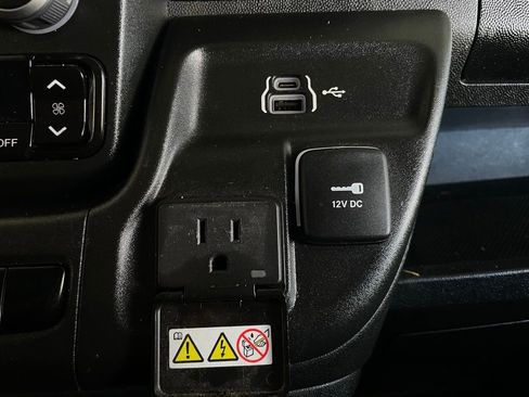 Used 2024 RAM ProMaster 2500 w/ Convenience Group image 34