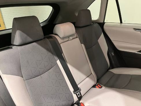 Used 2020 Toyota RAV4 XLE w/ XLE Grade Weather Package AWD/4WD image 27