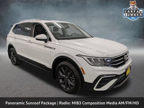 Used 2022 Volkswagen Tiguan SE w/ Panoramic Sunroof Package AWD/4WD image 3