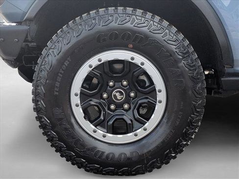 Certified 2024 Ford Bronco Badlands w/ Sasquatch Package image 23