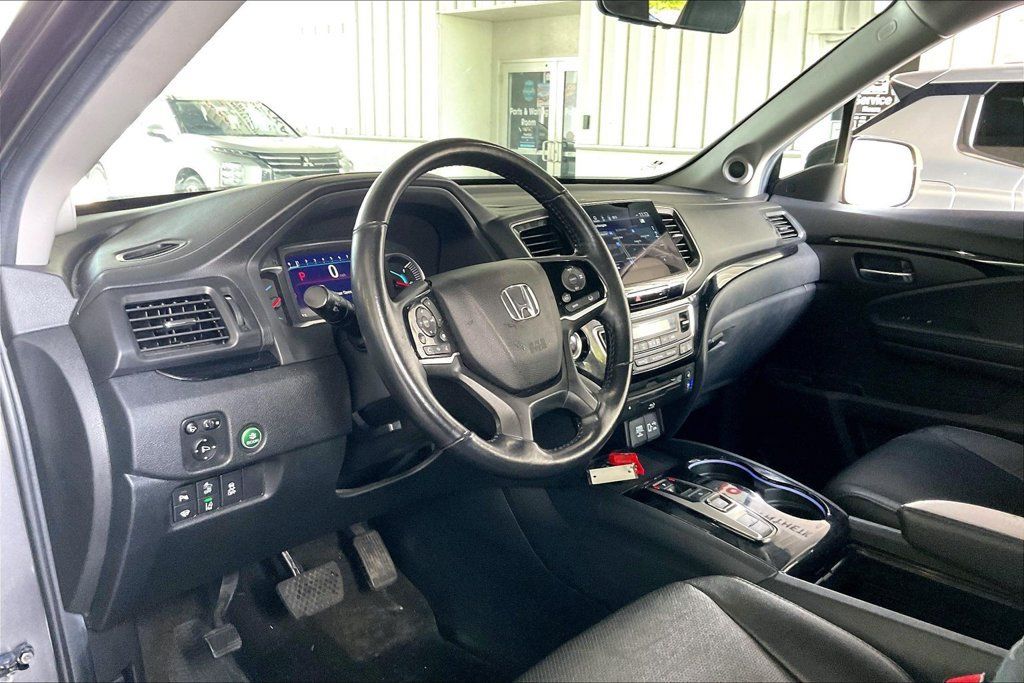 Used 2022 Honda Pilot Touring image 4