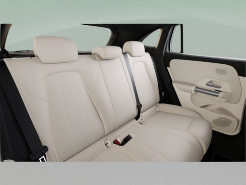 Certified 2026 Mercedes-Benz GLA 250 4MATIC image 41