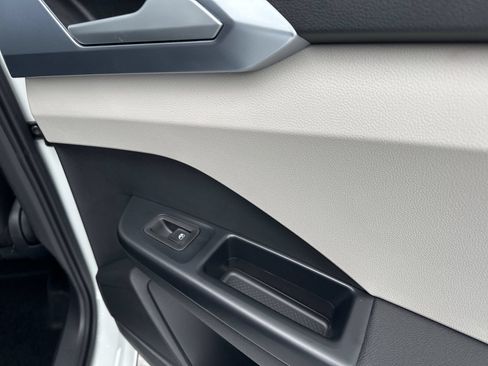 New 2026 Volkswagen Taos SE AWD/4WD image 29