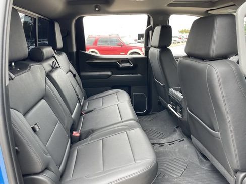 Used 2024 Chevrolet Silverado 1500 LT Trail Boss w/ LT Trail Boss Premium Package AWD/4WD image 28
