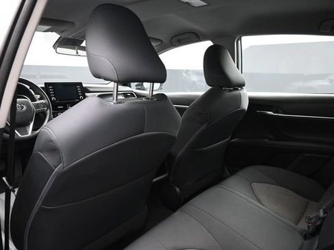 Used 2022 Toyota Camry LE FWD image 16