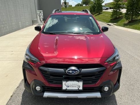 Certified 2025 Subaru Outback Limited AWD/4WD image 8