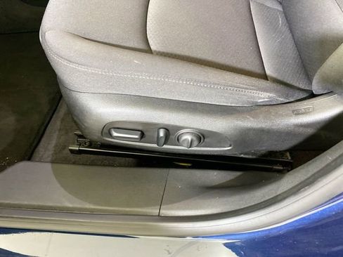 Used 2019 Chevrolet Malibu LT FWD image 25