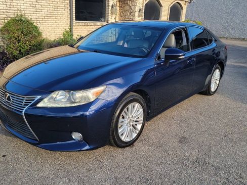 Used 2013 Lexus ES 350 w/ Luxury Pkg FWD image 4