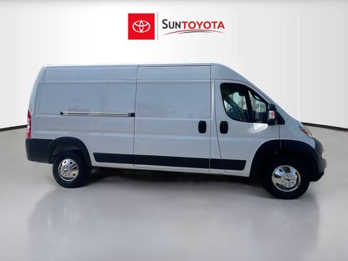 Used 2025 RAM ProMaster 2500 w/ Convenience Group FWD image 2