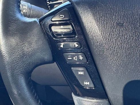 Used 2022 Nissan Armada SL w/ Captain's Chairs Package image 7