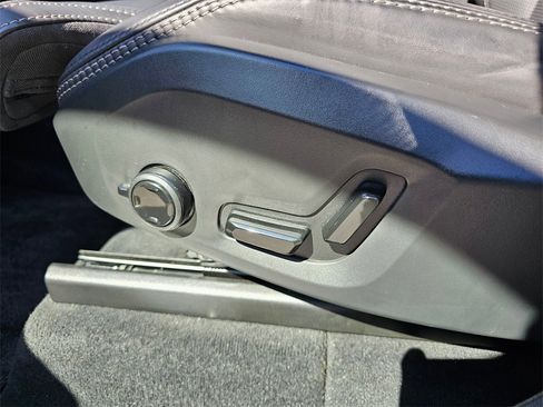 Used 2025 Volvo XC90 T8 Ultra w/ Protection Package image 21