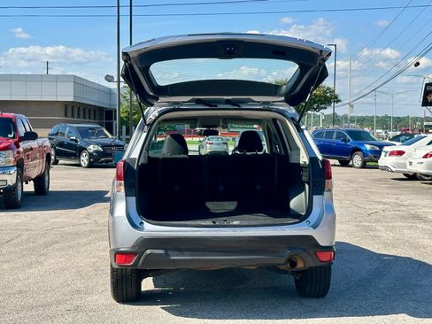 Used 2019 Subaru Forester AWD/4WD image 5