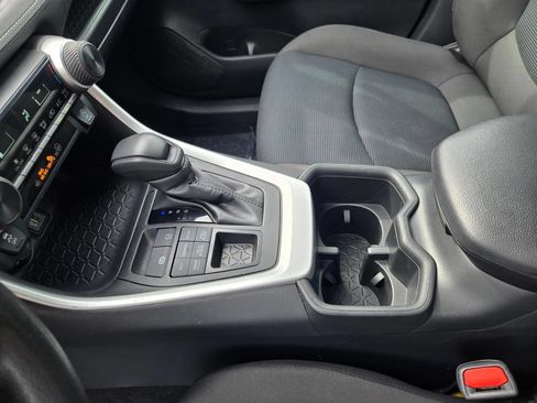 Used 2024 Toyota RAV4 LE AWD/4WD image 21