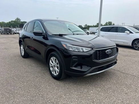 Certified 2023 Ford Escape Active w/ Tech Pack #2 AWD/4WD image 3