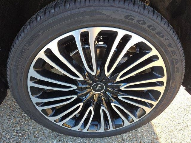 Used 2023 Lincoln Aviator Black Label AWD/4WD image 16
