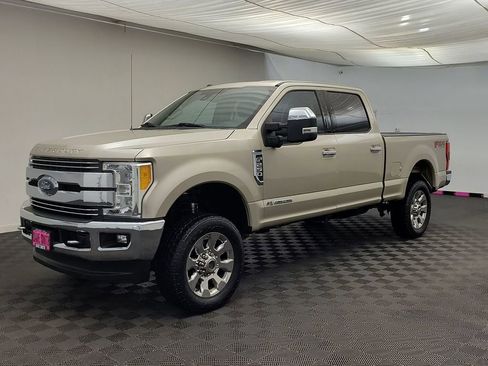Used 2017 Ford F250 Lariat w/ Tow Technology Bundle image 1