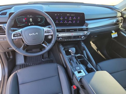 New 2025 Kia Telluride S image 9